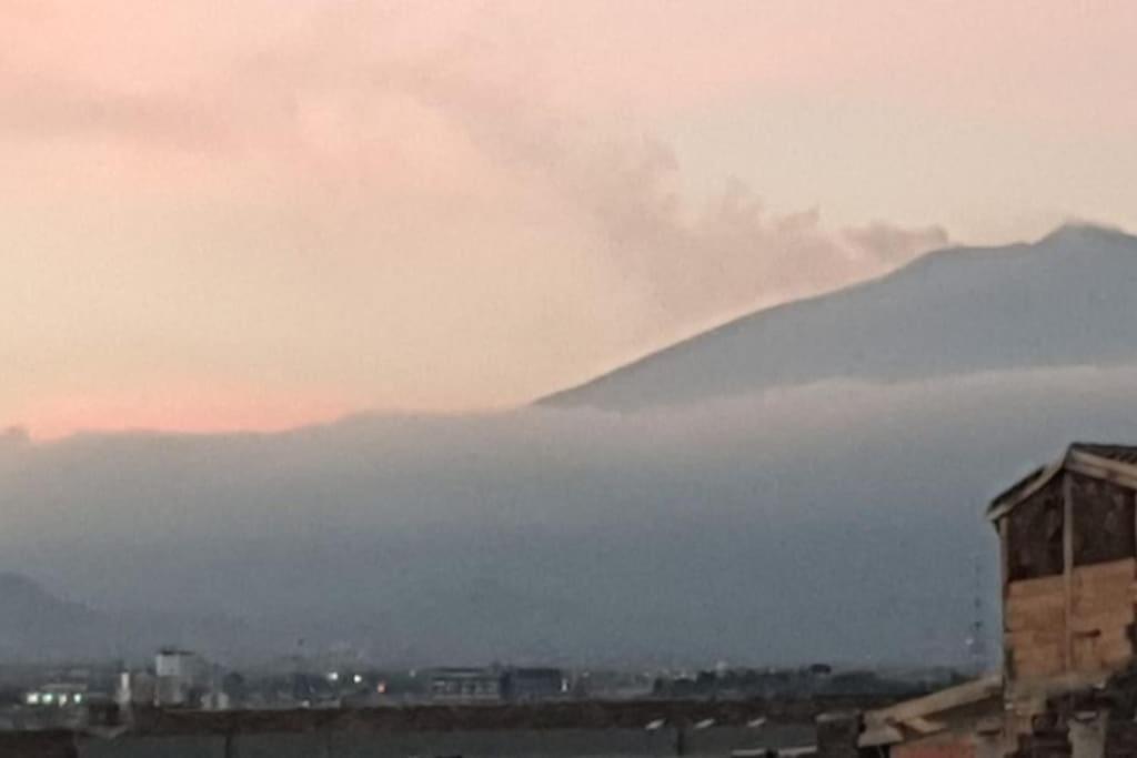 Stairway To Etna 1 Apartment คาตาเนีย ภายนอก รูปภาพ