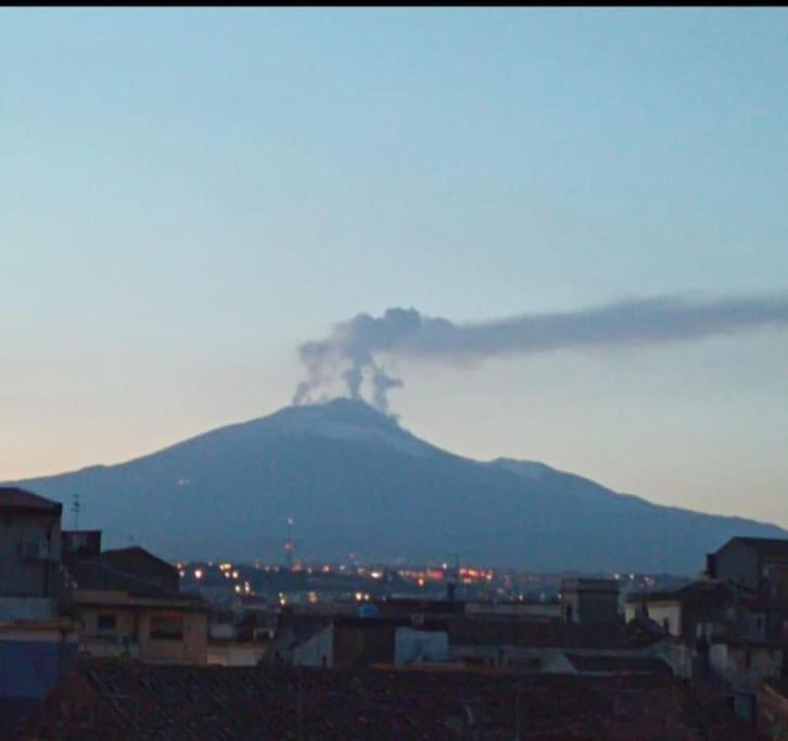 Stairway To Etna 1 Apartment คาตาเนีย ภายนอก รูปภาพ