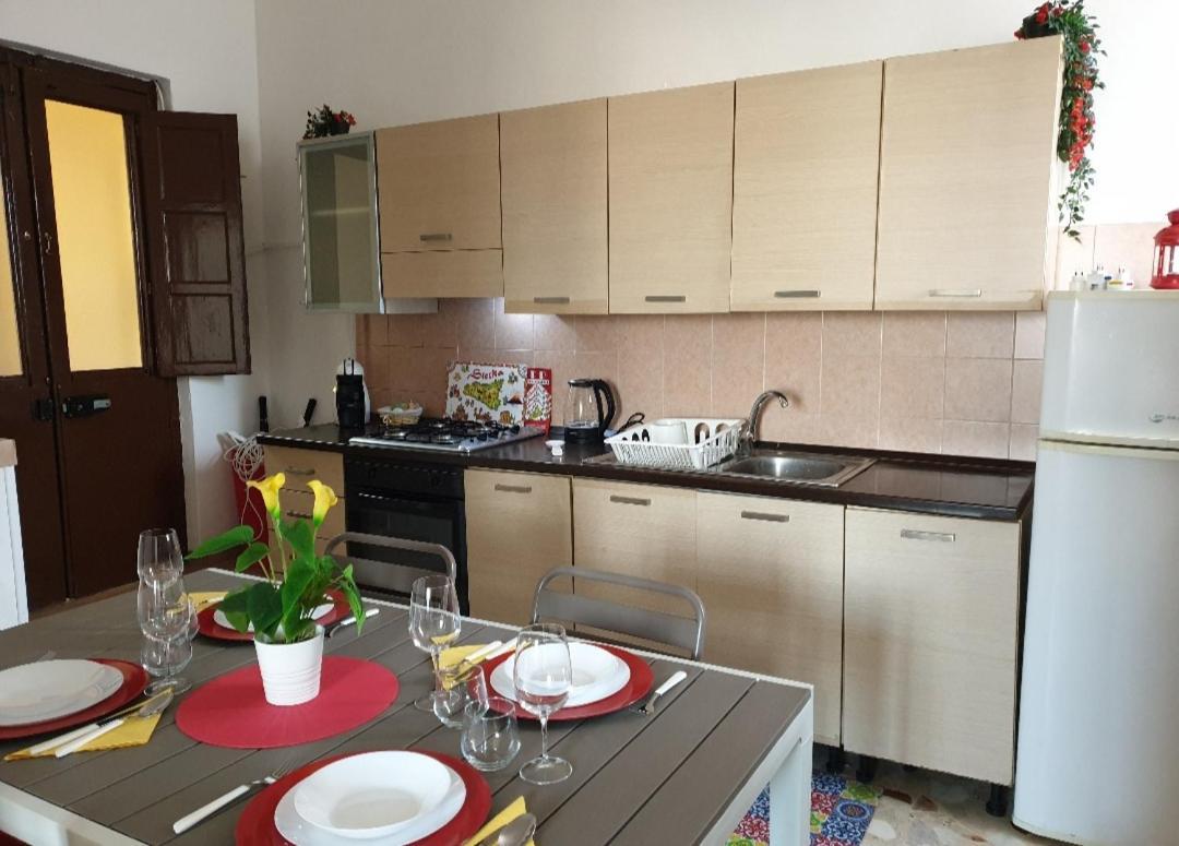 Stairway To Etna 1 Apartment คาตาเนีย ภายนอก รูปภาพ